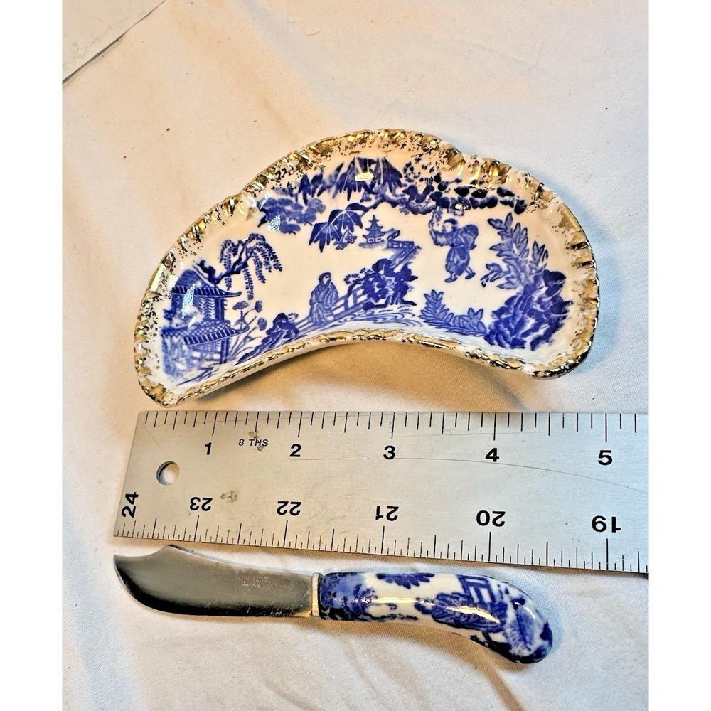 Vintage Japan Blue and White Crescent Bone Dish & Matching Spreader Knife Set 5" - Picture 3 of 7